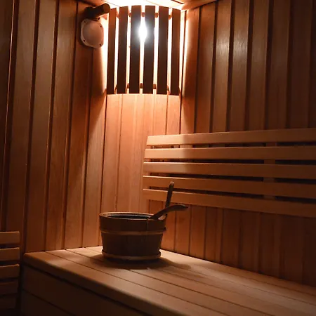 Dell'arte Otel Solonghello