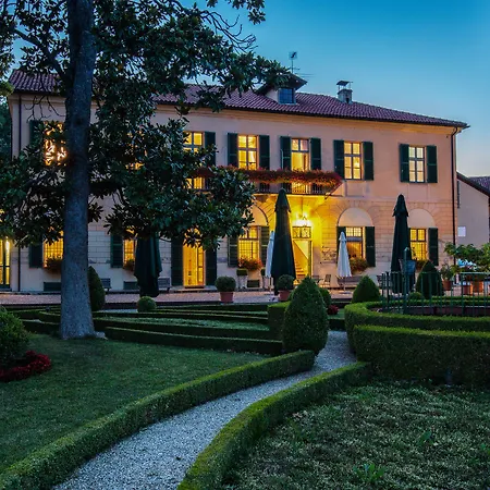 Dell'arte Hotel